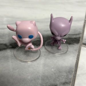 Mew and Mewtwo mini funko pops